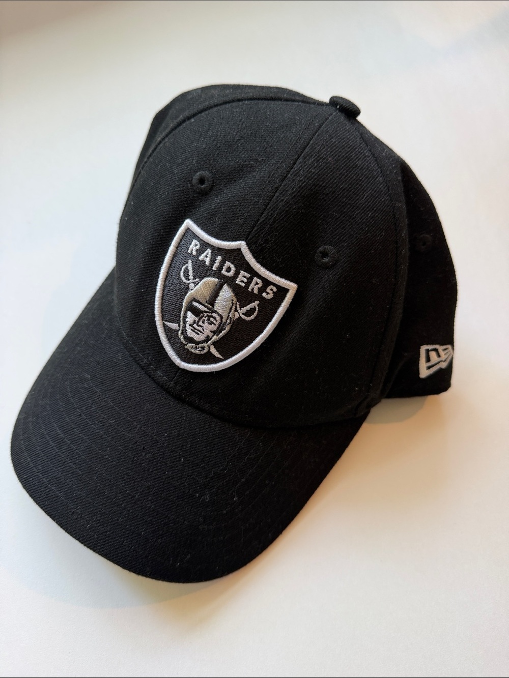 New Era Black Oakland Raiders Logo Cap